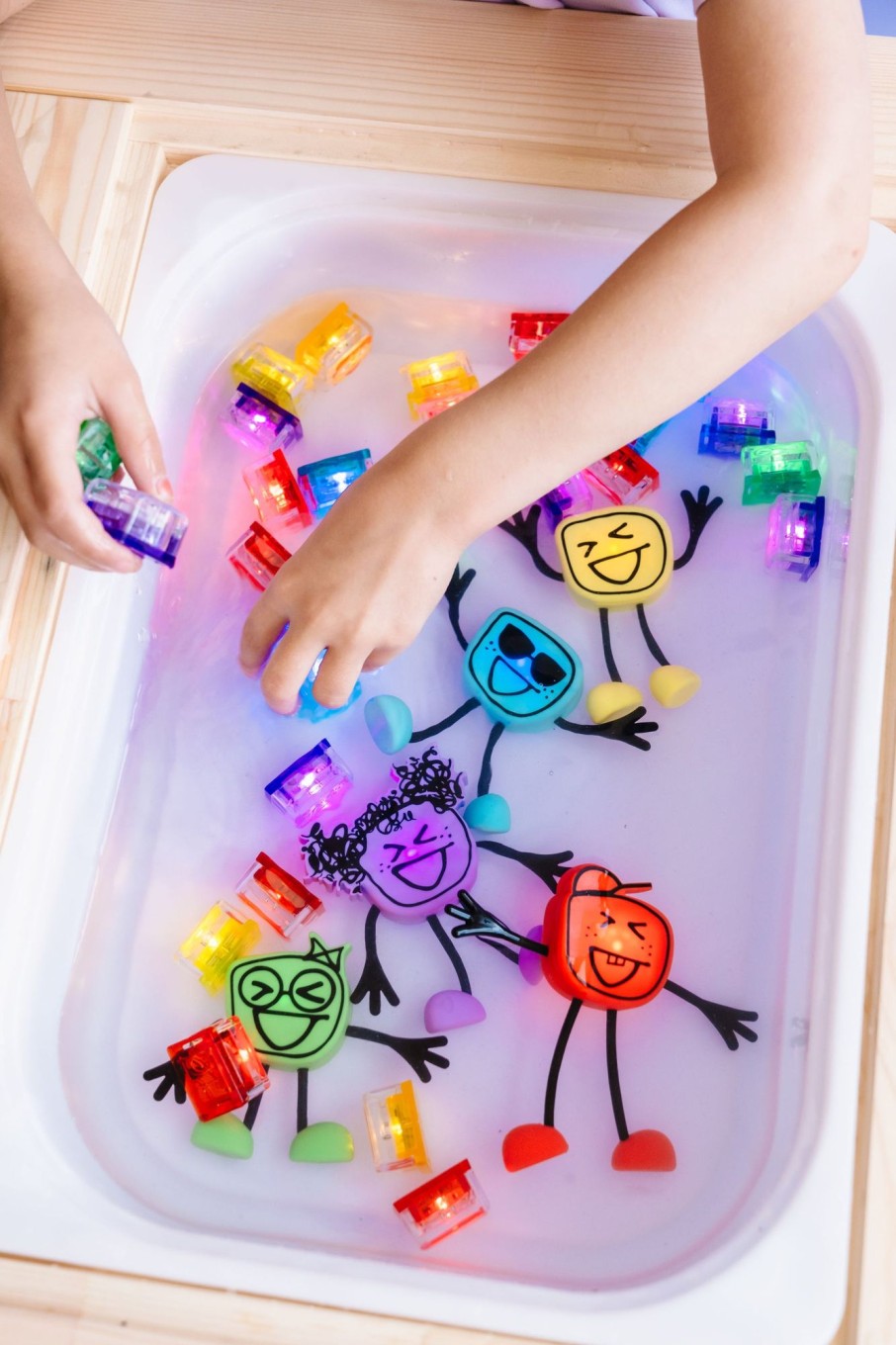 Play + Learn Glo Pals Sensory | Glo Pal Characters - Sammy | Red